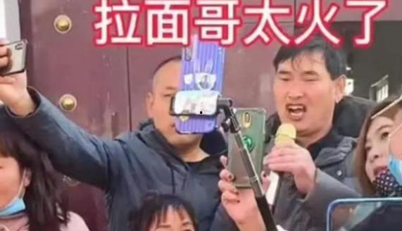 瓜哥吃帽子视频大全集,趣味横生的欢乐瞬间大盘点  第1张