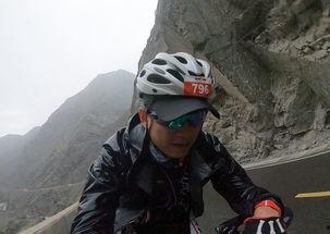 独库公路吃瓜视频,揭秘新疆自驾奇遇记  第1张