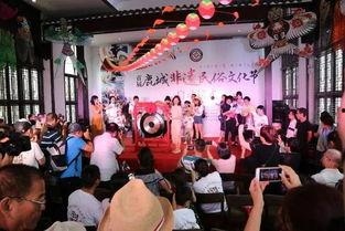 礼堂跳舞吃瓜视频大全,舞蹈与瓜果共赏的欢乐时光 第3张 礼堂跳舞吃瓜视频大全,舞蹈与瓜果共赏的欢乐时光 第3张