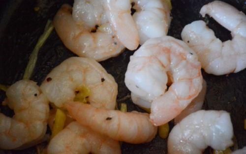 哈密瓜脆皮虾怎么吃视频,美味虾球的新吃法，视频教学轻松学会  第2张