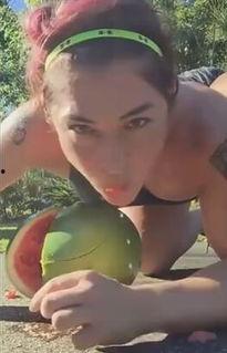 吃爆炸瓜的视频,吃瓜群众挑战极限,视频记录爆炸瓜惊险瞬间 第2张 吃爆炸瓜的视频,吃瓜群众挑战极限,视频记录爆炸瓜惊险瞬间 第2张