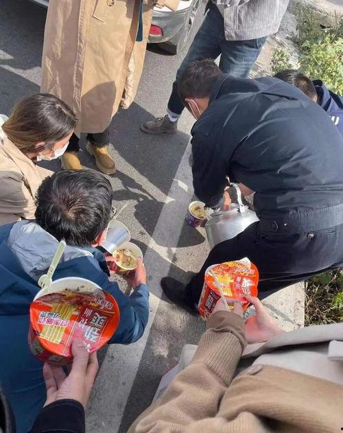 福州疫情吃瓜事件视频,网络热议背后的真相与反思 第3张 福州疫情吃瓜事件视频,网络热议背后的真相与反思 第3张