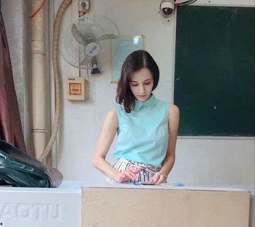 河南校服吃瓜事件视频,揭秘背后真相与网络热议 第2张 河南校服吃瓜事件视频,揭秘背后真相与网络热议 第2张