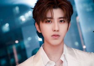 蔡徐坤白鹿吃瓜视频大全,娱乐圈幕后故事全收录