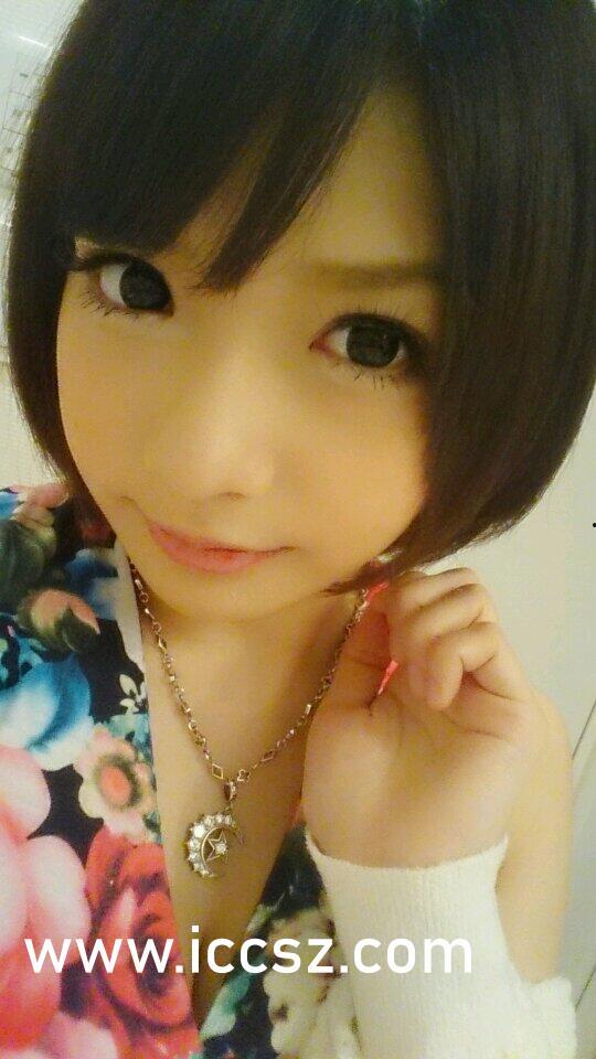 抖音吃瓜少女是谁呀视频,她是如何成为热门话题的？  第2张