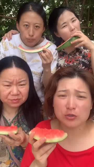 化妆教程吃瓜视频大全,吃瓜视频大全带你领略时尚魅力 第3张 化妆教程吃瓜视频大全,吃瓜视频大全带你领略时尚魅力 第3张