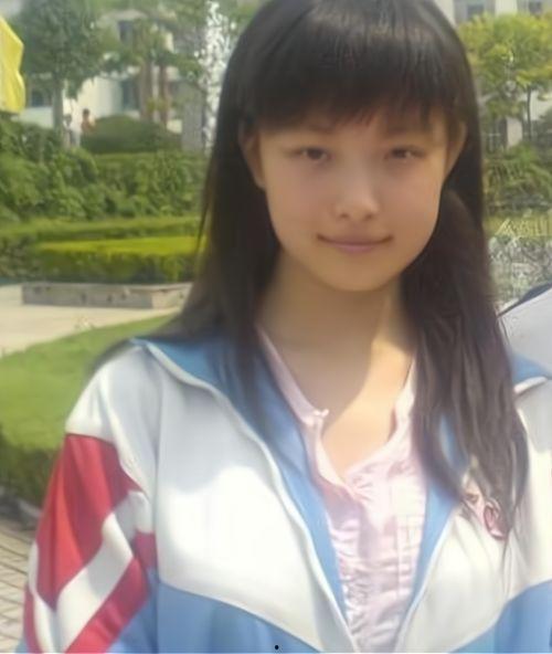 倪妮吃哈密瓜视频大全,倪妮甜蜜演绎哈密瓜美食时光