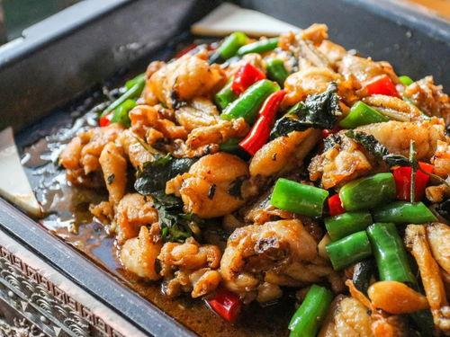 给瓜爸吃牛蛙视频,揭秘牛蛙烹饪全过程