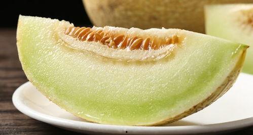 一个女人吃蜜瓜的视频  第2张