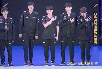 edg夺冠疯狂行为吃瓜视频,疯狂行为引网友热议,吃瓜视频刷屏网络 第2张 edg夺冠疯狂行为吃瓜视频,疯狂行为引网友热议,吃瓜视频刷屏网络 第2张