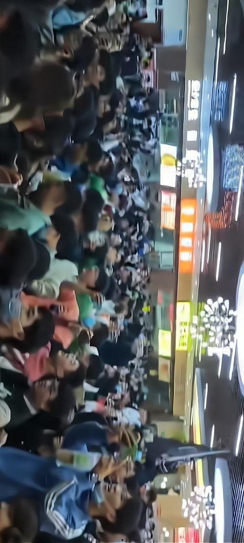 edg夺冠疯狂行为吃瓜视频,疯狂行为引网友热议,吃瓜视频刷屏网络 第3张 edg夺冠疯狂行为吃瓜视频,疯狂行为引网友热议,吃瓜视频刷屏网络 第3张