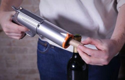 吃瓜小熊手枪酒视频,揭秘酒品背后的趣味故事  第2张