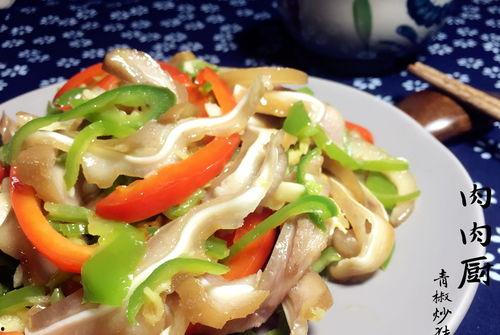 熟猪耳炒蒲瓜可以吃吗视频,熟猪耳炒蒲瓜，营养与口感并存  第2张