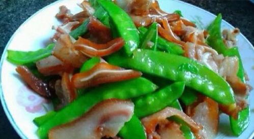 熟猪耳炒蒲瓜可以吃吗视频,熟猪耳炒蒲瓜，营养与口感并存  第3张