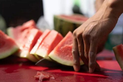 饼哥现场吃瓜视频,揭秘娱乐圈幕后真相  第2张