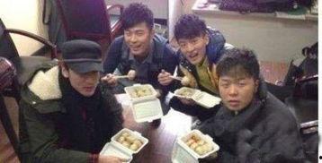 剧组化妆师吃瓜视频大全,揭秘幕后趣闻  第3张