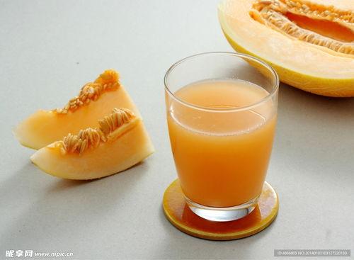 小宝吃哈密瓜的视频,哈密瓜美食之旅  第3张