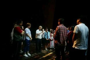 大学生舞台吃瓜视频大全  第2张