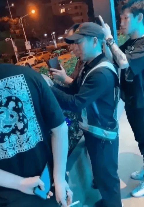 厦门吃瓜女视频,网络热议背后的真相与反思 第2张 厦门吃瓜女视频,网络热议背后的真相与反思 第2张