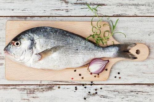 鱼吃葫芦瓜吗会死吗视频,葫芦瓜成鱼“致命毒药”？揭秘鱼儿食用后的生死之谜  第2张