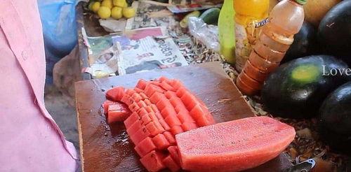 印度吃瓜的视频,趣味横生！  第2张