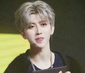 蔡徐坤吃哈密瓜视频下载,蔡徐坤甜蜜演绎哈密瓜美食秀 第3张 蔡徐坤吃哈密瓜视频下载,蔡徐坤甜蜜演绎哈密瓜美食秀 第3张