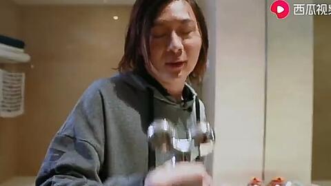 郑天薇吃瓜视频大全最新,揭秘娱乐圈幕后故事 第3张 郑天薇吃瓜视频大全最新,揭秘娱乐圈幕后故事 第3张