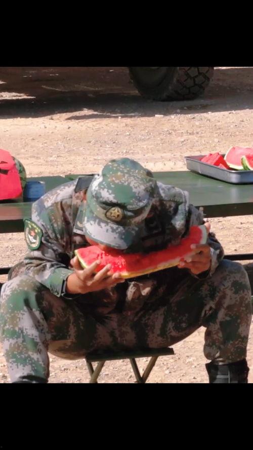 军营吃瓜比赛视频,吃瓜比赛欢乐多，战士们展风采  第2张