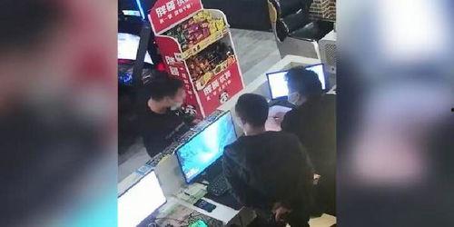 男子围观吃瓜事件视频 第3张 男子围观吃瓜事件视频 第3张